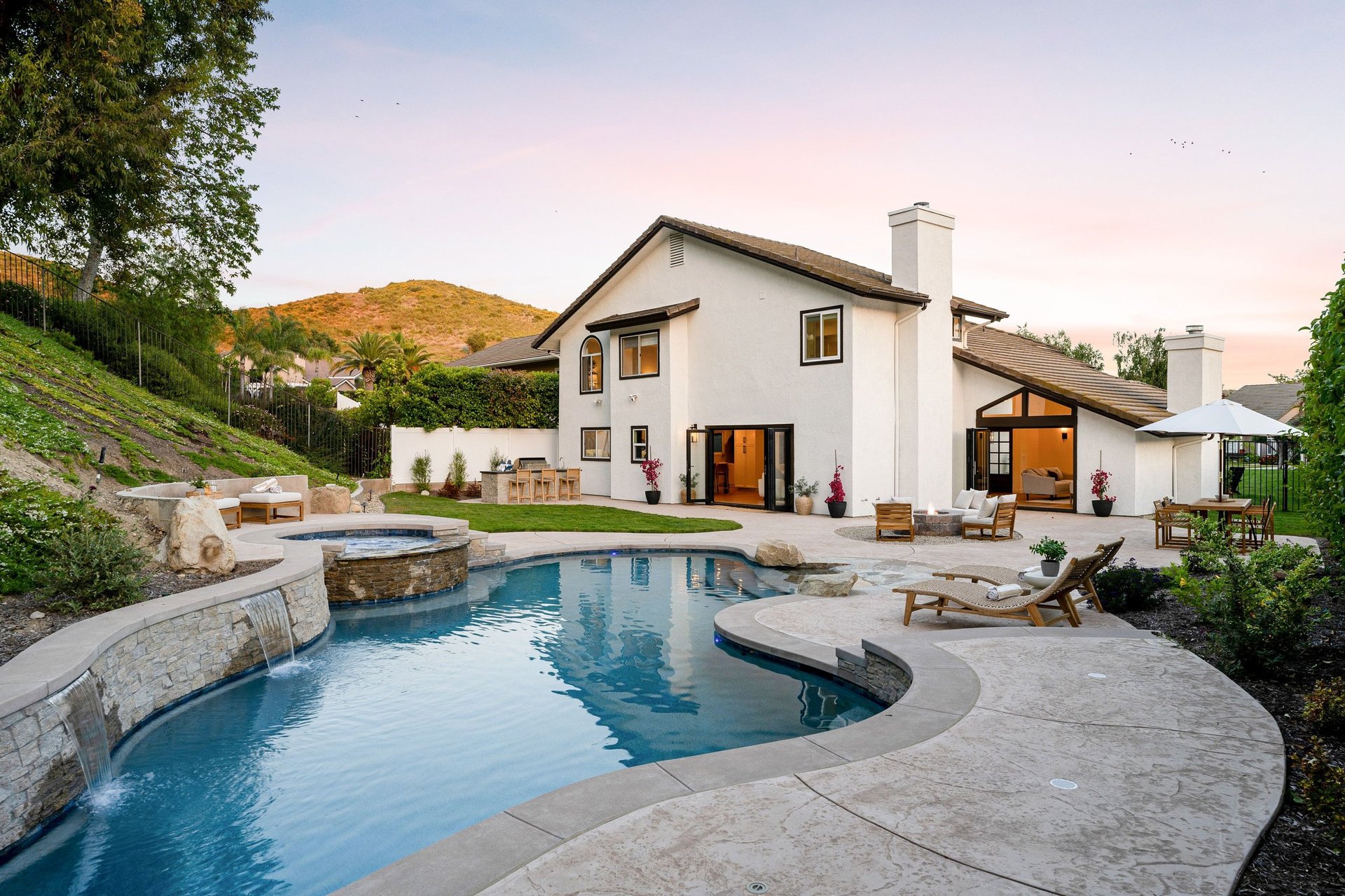 Luxurious vacation rental with pool